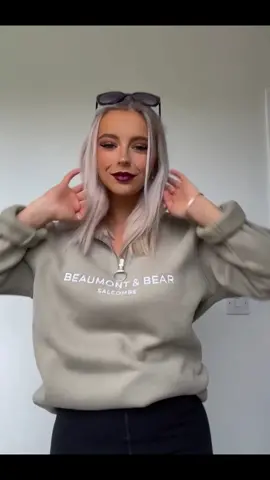 Big thank you to @beaumontandbear for sending me their New Kingswear Quarter Zip in Olive 🫒 perfect jumper for the autumn months 🍂 and they’ve kindly given me code ‘ALICEC10’ for you to use for money off your next order🥰 #fyp #foryoupage #beaumont #beaumontandbear #gifted #jumper #autumn #autumnfashion #fallfashion 