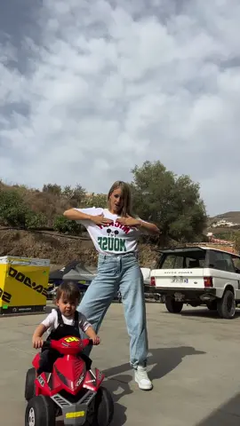 Se ha parado en seco para hacer el trend 😂❤️