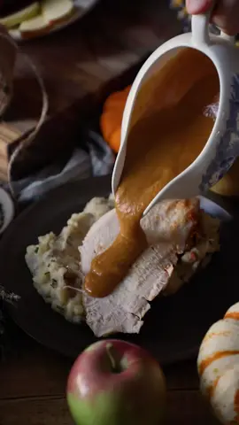 Apple, Orange, and Brown Sugar Roasted Turkey with the Camerons Turkey Dunrite 🦃 This appliance cooks a turkey upside down in 30% less of the time, allowing the juices to drip right into the breast meat. It seriously works! 🍁 LINK IN BIO for recipe & to shop now 💛 #turkeydunrite #thanksgiving #turkeyrecipe #cottagecore #fallvibes #prairiecore #feedfeed #nytcooking 