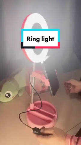 Ada dua jenis tau, bole tngok dekat beg kuning. Tgh gaji ni boleh beli ring light satu kan 😁 #tiktokshop #newbieaffiliate #tiktokaffiliatemarketing #ringlight #seo #fypシ #pink #ringlightmurah 