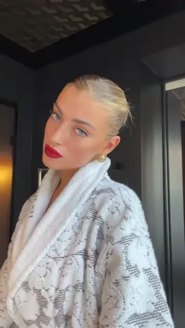 💋 paris grwm                           #makeuptutorial #redlipmakeup