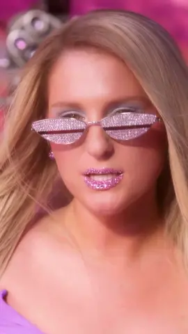 Made You Look is out everywhere now!! 🍬🍭 Thank you to everyone who played a part - especially @Candy Crush 👑  for supplying the sweeeetest vibes 😘#CandyCrushPartner #MadeYouLook