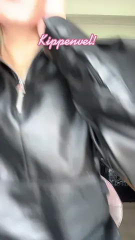 KIPPENVEL @Hotwithoutheat 💙🌸 | shop: www.hotwithoutheat.com (linkje in bio) | #heatlesscurls 