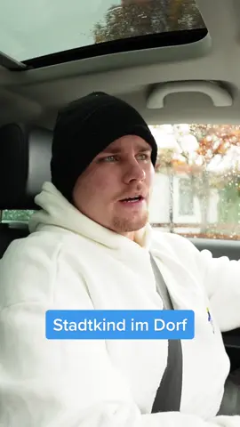 Stadtkind das erste mal im Dorf 😂 #stadtkind #dorfkind #dorf #gülle #parken