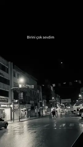 İnşallah seni bu şarkıyı defalarca dinleyecek kadar üzerler…   #canfeza #canfezaçöl #aliyeylz 