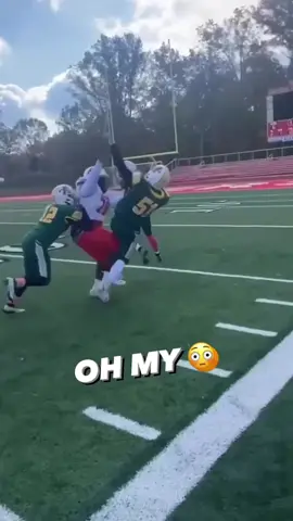 WHAT A HIT 💥 (via @Olivia husband 💍) #football #highschoolfootball #bighit #tackle