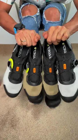 Las zapatillas DMT KM4 para MTB están diseñadas con un inserto de punto elástico combinado con una malla abierta resistente a la abrasión para mantener los pies frescos y cómodos, ya sea en salidas en bicicleta de montaña o en alguna escapada de Gravel. El sistema de cierre BOA Fit L6, fácilmente ajustable con sólo un movimiento, y la suela exterior de compuesto bicomponente ofrecen un rendimiento duradero.  Precio $209.95 + itbms   #dmtcycling #latiendadelcoronel #km4  #mountainbike #trail #gravel #spining #dmtcyclingshoes #xcmtb 