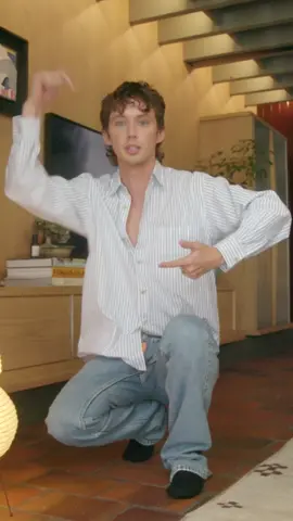 Team No Overhead Lighting #archdigest #troyesivan #celebrityhouse #hometour #opendoor 