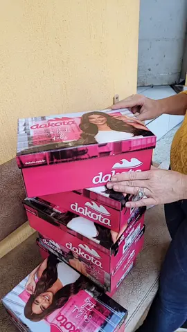 Uma pretinha nada básica   por que hoje é sexta minha gente .#lojacalçados #lookalike #sandaliadakota #cautry #sandalias #verao2022 #colecaonova #modafeminina #sandaliasfemininas 