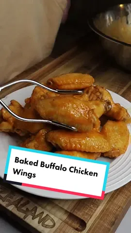 This ones for all the folks with a fear of frying 🤝 #bakedwings #chicken #chickenwings #buffalo #crispy #chef #fyp 