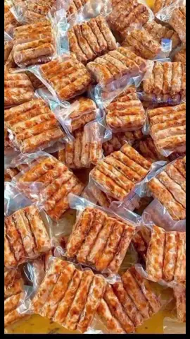 ✌✌✌ ❌NEM NƯỚNG NHA TRANG NGON CHUẨN VỊ- vô túi 500g hút chân ko ✌️ 👉 Giá :120k /1kg - 2 bịch nướng sẵn rất nhiều  👉Cái nem chắc nịch thơm ngon , vị đặc trưng chuẩn vị nhà làm, chỉ cần áp chảo hoặc nướng lên làm nóng lại , quấn tí bún , rau sống 🥬  xoài chua thái sợi 🥭 , cuộn kèm bánh tráng chấm nước chấm chua ngọt ngon ko cưỡng lại được😩 ✔️Đảm bảo mọi người  ăn rồi sau chỉ có nghiện như e thôi ❤️ ✔️ Chế biến NHANH NGỌN, không cần thức khuya dậy sớm như kinh doanh bún, phở…Chỉ cần một chiếc lò vi sóng, làm nóng lại là bán luôn. ✔️Ở nhà nhát nấu làm gói nửa kí cuốn còn ko ăn với cơm bá cháy, khách trữ tủ lạnh vô cùng tiện lợi ạ