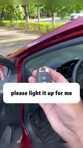 The keys are locked in the car. How do I open the door?#car#automotive#driving#outside#skills#knowledge#fpy#fyp#drivingtips#tips#foryou#tiktok