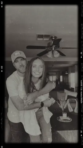 Fav tiktok trend ever 🥰  #tiktokcouples #couplesoftiktok #marriagehumor #couplescomedy #tampafl #christiantiktok #husbandandwife #helovesme 