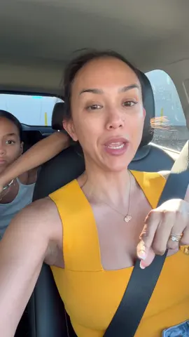 Ordering Starbucks in America for the first time #drivethru #starbucks #tips #mumanddaughter 