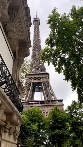 📍Effal tower 🗼  #paris  #paristrip  #frenchstyle #pinterestaesthetic  #parisvibes #aestheticvideos #minivlog #effaltower 