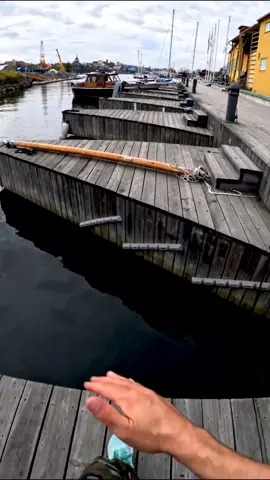 Reddit story backgrounds be like: #parkour #parkourpov 