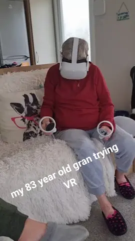 my 83 year old gran doing VR she seems quite happy moving her office about #meta #metaverse #vr #occulas