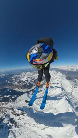 Ever heard of sky skiing? 🤔⛷⛅ #skiing #snowsports #skydive #skydiving #extremsports #speedriding #adventure #Outdoors #redbull #givesyouwiiings 