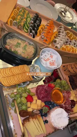 good times and good friends 😊🤍#boardnight #boardnightchallenge #fallaesthetic #boardnight😍😋 #girlsnight #movienight #aesthetic #aestheticvideos #fall #gilmoregirls #fallaestheticbaking #fallfood #thatgirl #cleangirlaesthetic #thatgirlaesthetic #fyp #foryou #foryoupage 
