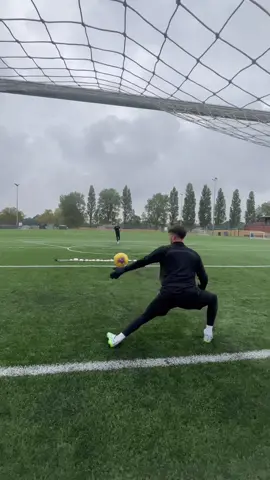 Some of these saves 👏🔥 #goalkeeper #goalkeepertraining #football #fyp #foryou #foryoupage #viral #satisfying #viral 