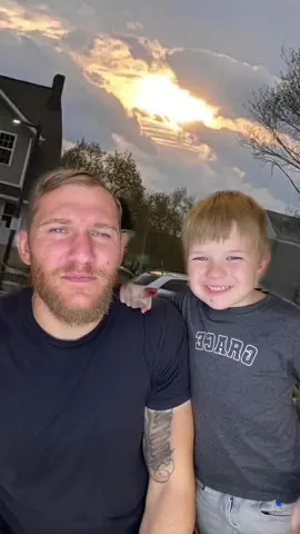 😮😮😮 #clouds #kids #stairs #sky #reppnforchrist 