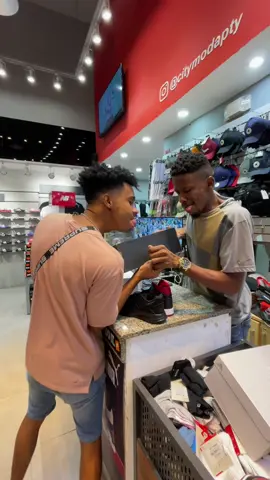 El mentáo VIVO BOBO 😂👟 @citymodapty #humor 