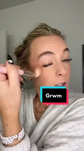 Sunday makeup to watch TV 🙃 #grwm #makeup #MakeupRoutine #beauty