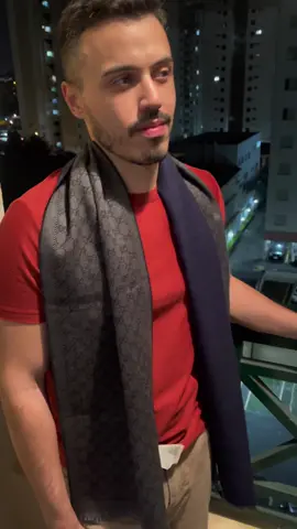 Vamos de unboxing favorito 🥹 #GUCCI #scarf #cachecol #luxury #fashion #malemodel #unbox #guccigang🇳🇵 #unboxing #unbox #unboxingvideo 