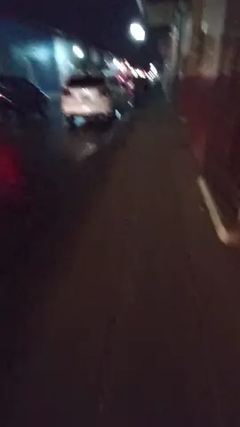 #caminando #lluvia #solo #noche #cancion 