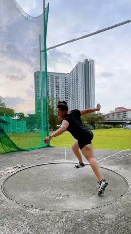 0.75kg Discus Non-reverse Throw  #discusthrow #thrower #nationalathlete #athletemalaysia #trackandfield #outdoor #outdoorsport #fyp #olahraga #olahragamalaysia #sunday #sundayfunday #sundaytrainingday 