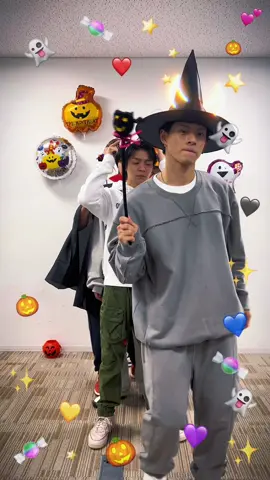 King & Prince 11thシングル「ツキヨミ / 彩り」11月9日発売、予約受付中💿 仮装してみたよ✨ハロウィンを満喫中🎃 みんなも「ツキヨミ」をBGMに、楽しいハロウィン投稿をしてね🔜 #KingandPrince #ツキヨミ #彩り #クロサギ #ボーイフレンド降臨！ #音楽の秋 #ハロウィン #TikTokHalloween #Halloween #halloweenlooks 