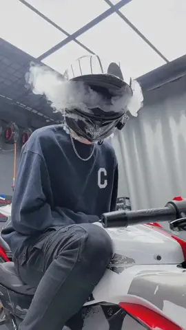 #outfitcowotjakep #stylecowok #fypindonesia #stylecowokkeren #helmagv #mentahanvideo 