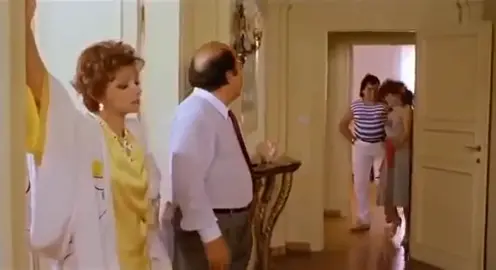 IL MONDO STA PER FINIRE…UOMO #risaterapia🌺😂  #risate🤣🤣🤣😂😂😂😂 #risaterapia🌺😂🌺 #filmcult #viral #PrimarkSummerUp #viralvideo #virale #cinema #cinemaitaliano #cinemaanni80 #miticianni80 #risate #linobanfi #gegia 