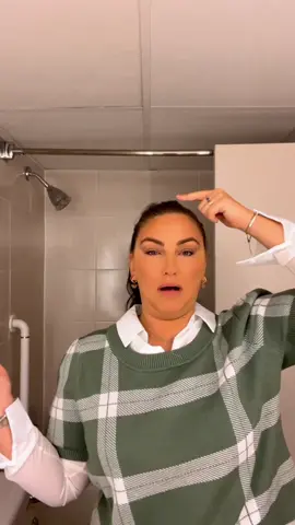 Blair Waldorf with the great hair tips #hairstyle #hairhack #hairtok #hairtutorial #hairtip #highpony #highponytail 