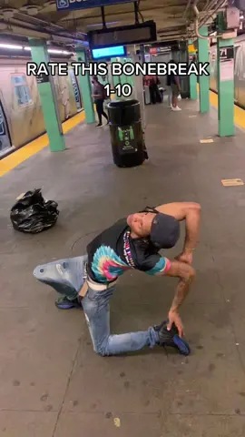Rate this 1-10 🔥 #sourbiggavelli #wocktopoland #poland #viral #nycdance #nycsubway #viral #litefeetnation 