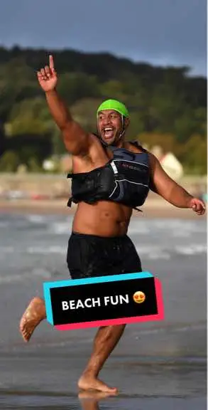 Beach fun 😍 #englandrugby #rugby #beach 