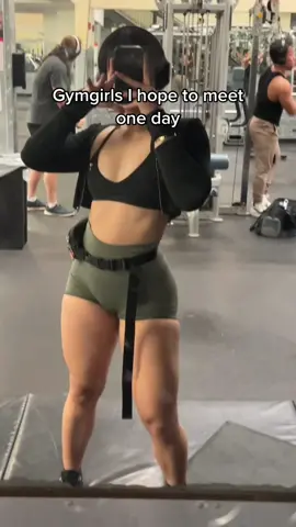 Returning with this series. They’re so cool 🤩 [fake body] I just started following Carly and Barbie, they seem like such fun ppl! Paryss is anime motivation and does rlly good cosplays, and Jenn is so sweet and also muscle goals. 😤😚 Instant motivation with all these ladies. #gymmotivation #motivation #gymgirl