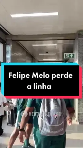 Parece que falar ''Vai Corinthians'' deixa o Felipe Melo irritado, hein?! #Corinthians #Timao #MeuTimao  