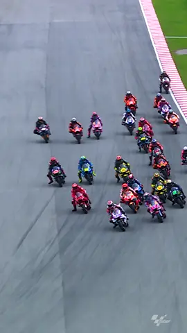 P9 ➡️ P2 at the start 🚀 Definitely one for the ages! #MalaysianGP 🇲🇾 #MotoGP #FB63 #Motorcycle #Racing #Motor #SportsOnTikTok #DeportesEnTikTok 