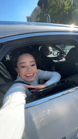 Voici mon expérience avec @louboutinworld  la dernière #ParisFashionWeek il y a quelques semaines.   #TheLoubiShow 