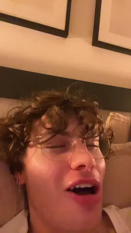 #stitch with @hi like we know she can sing why are we focusing on the couple times shes a lil pitchy? i dont get it 