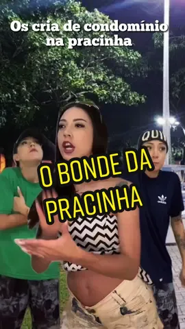 Respondendo a @dessasfgss Macacos me mordam será que a Tiffany vai arrasta memo a Brenda ? #vulgomirelly #mirellyebrenda #criadecondominio 