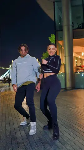 💃🏻 w/@real_danielgemsa  DC: @fynnaves 🎥 : @video.clinic 