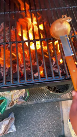 Bbq Sunday                                                                    • • • • • • • •  •  #bbq #bbqtiktok #sundayfunday #modelotime #chargriller #neighbors #carneasada #fyp #explore #bbqfoodie #charcoal #openflamecooking #cleaning 