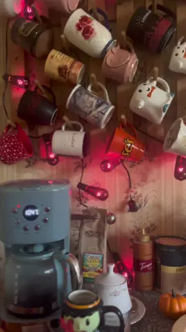 Halloween mugs bring me joy 👻💀🎃