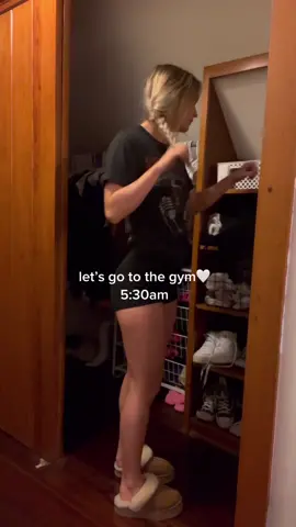 finally back to my morning lifts 🤍 #GymTok #FitTok #morningroutine #gymmotivation #fitnessmotivation 