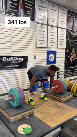 Working on my craft. 400lbs will go down this year  • • • #BOUTDAT #shotput #discus #thrower #70Feet #throwertok #trackandfield #athlete #viral #training #strengthandconditioning #txst #usatf 