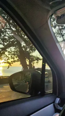 Sunset drive 🚗💛🧡🌅 #sunset #roadtrip #sunsetlover #fyp #foryoupage 