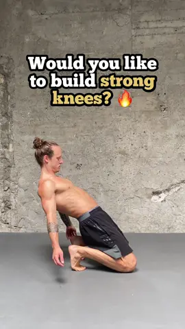 Stronger knees with „Sissy Squats“ 🔥 ⠀ When done correctly and in a safe way, they are a great exercise for strong knees, quads. Feel free to try these progressions to work your way towards the full Sissy Squat 💪🏼 ⠀ Follow me for more fitness inspiration and guidance ✅ #bodyweighttraining #getfitchallenge #personaltrainer 