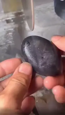 Do u want to eat it?🤣#carving #fyp #fypシ #jadecarving #handengraving #artistic #stonecarving #jade #crystals #crystalhealing #crystaltok #foryou #crablegs 